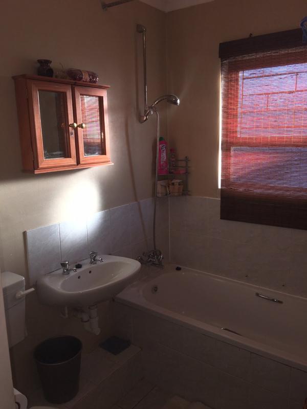 To Let 2 Bedroom Property for Rent in Whispering Pines Western Cape